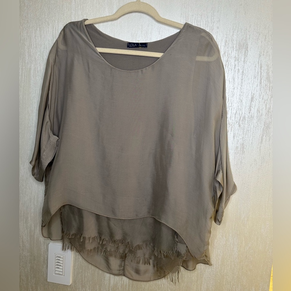 L gray blouse